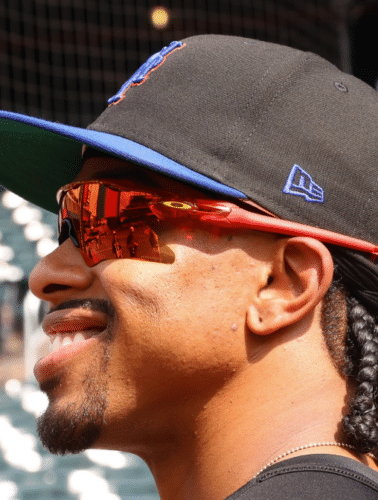 MLB × OAKLEY PLAYERS WEEKENDRed Fade(フランシスコ・リンドーア選手 コラボ)着用画像 MLB × OAKLEY PLAYERS WEEKEND Red Fade(フランシスコ・リンドーア選手 コラボ)着用画像